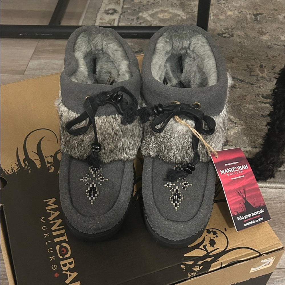 Manitobah Mukluk Gray Fur-Trimmed Women's Boots